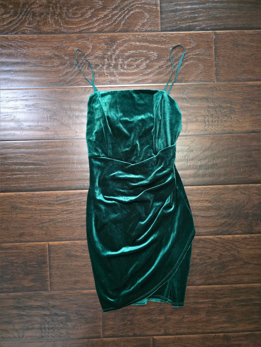 Honey and Rosie Green Velvet Ruched Cocktail Spaghetti Strap Mini Dress Medium